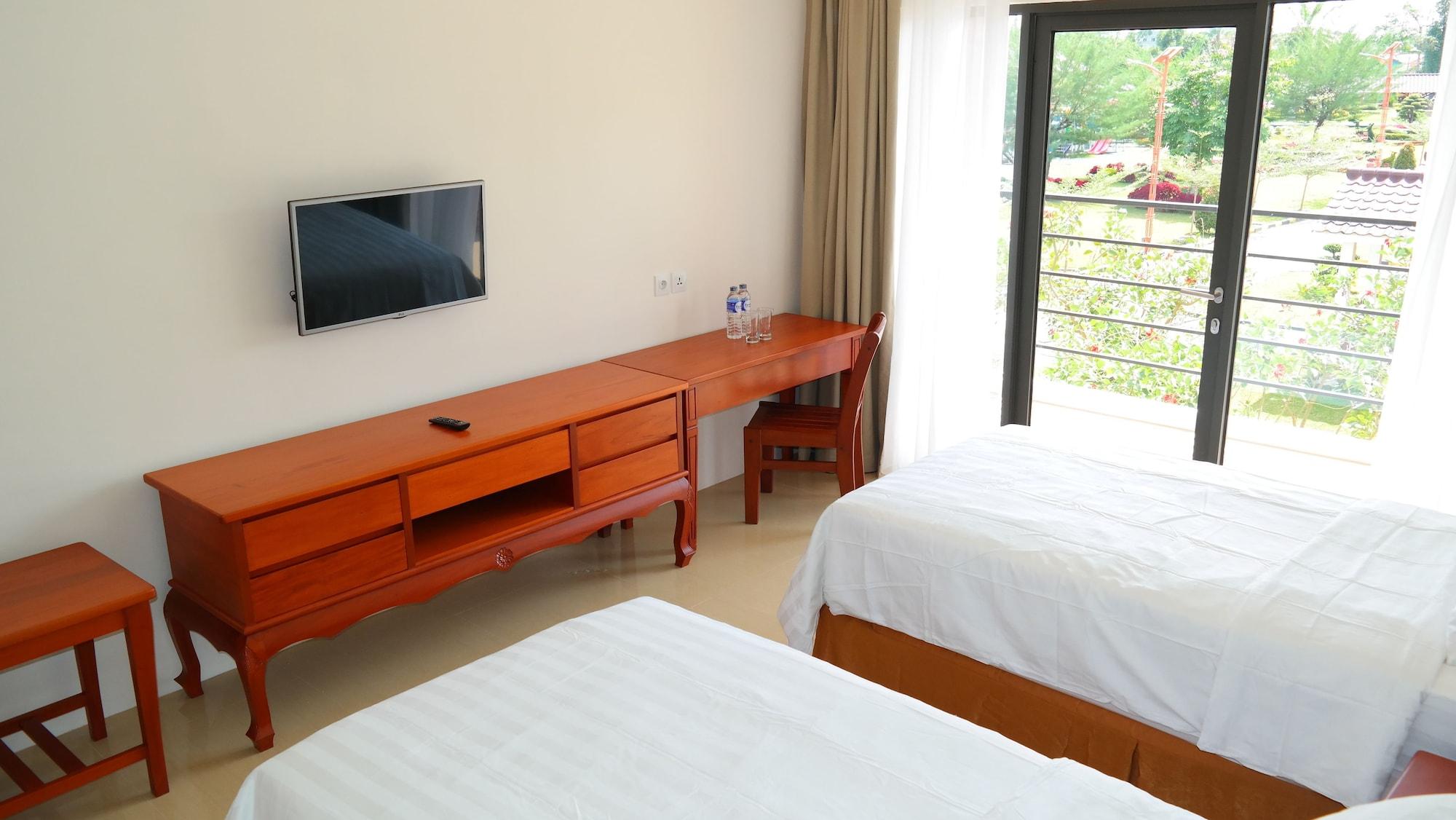 Thong'S Inn Hotel Kualanamu Medan Exteriör bild