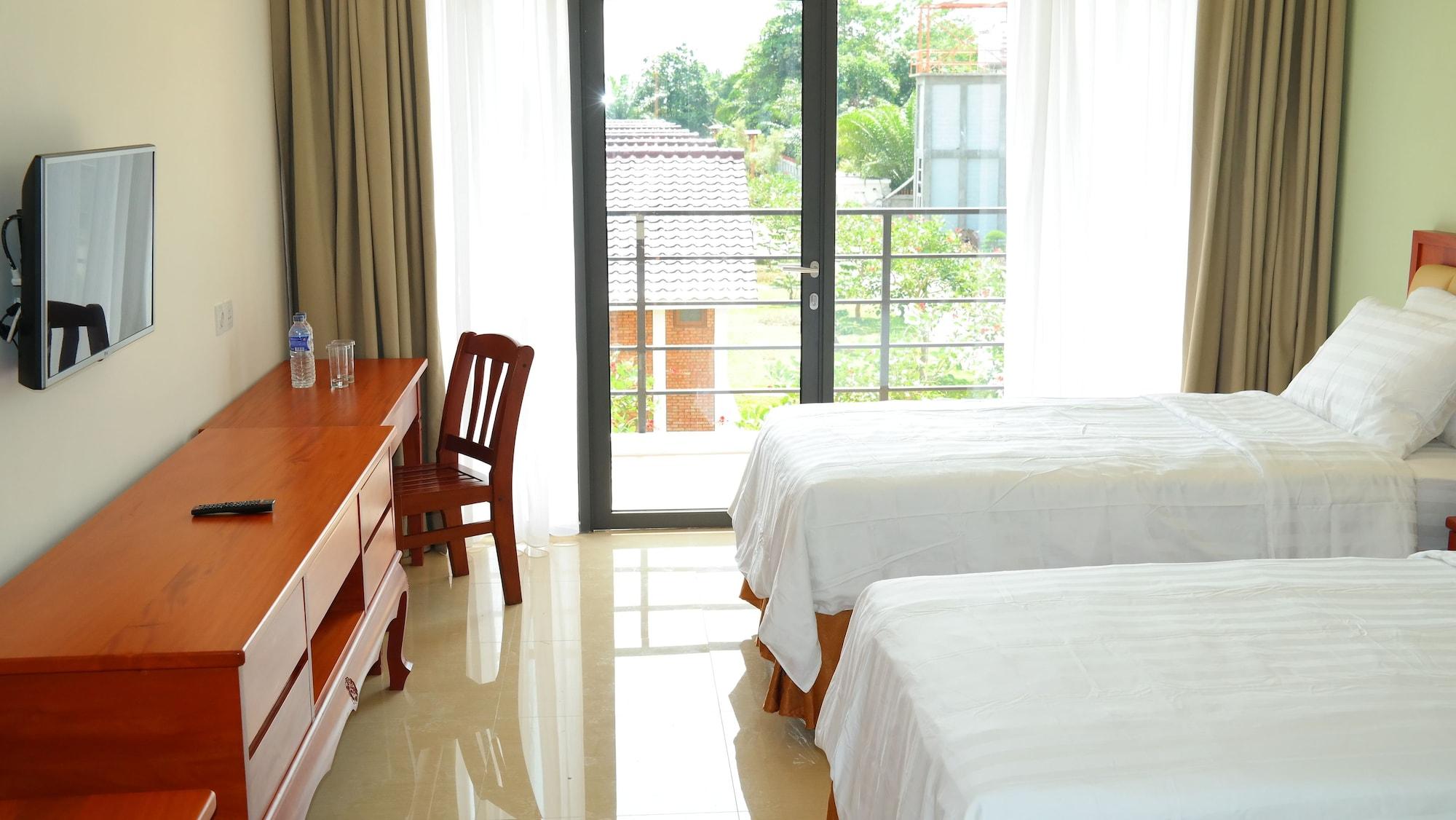Thong'S Inn Hotel Kualanamu Medan Exteriör bild
