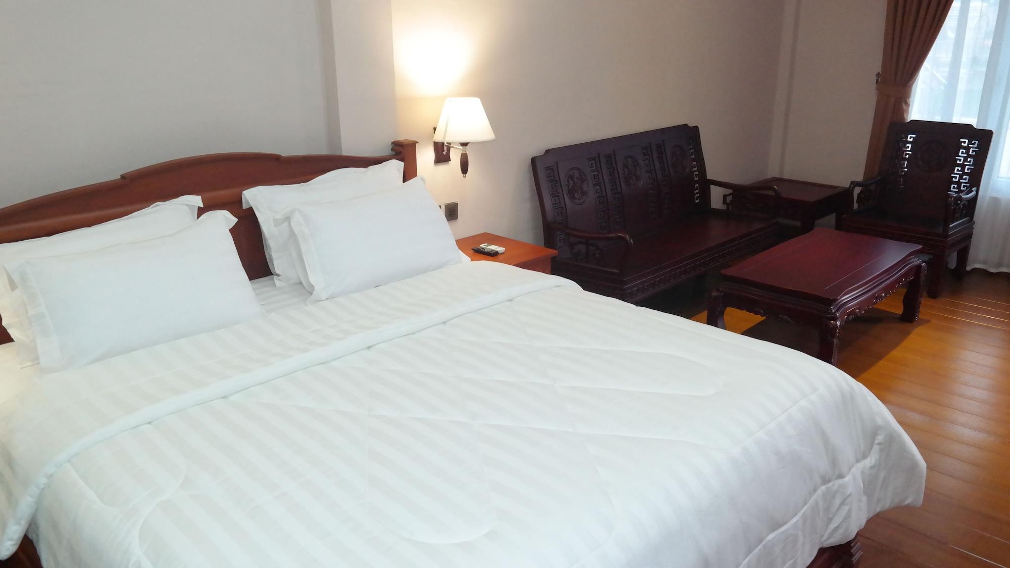 Thong'S Inn Hotel Kualanamu Medan Exteriör bild