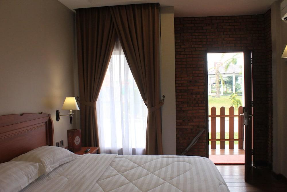 Thong'S Inn Hotel Kualanamu Medan Exteriör bild