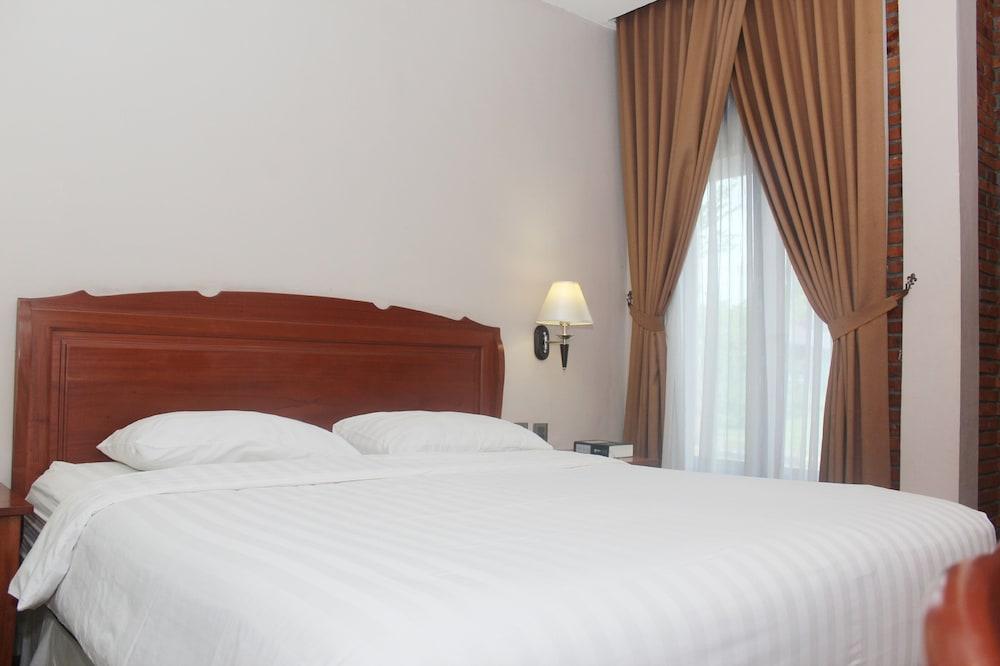 Thong'S Inn Hotel Kualanamu Medan Exteriör bild