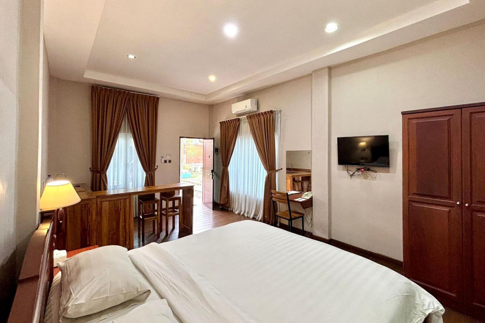 Thong'S Inn Hotel Kualanamu Medan Exteriör bild