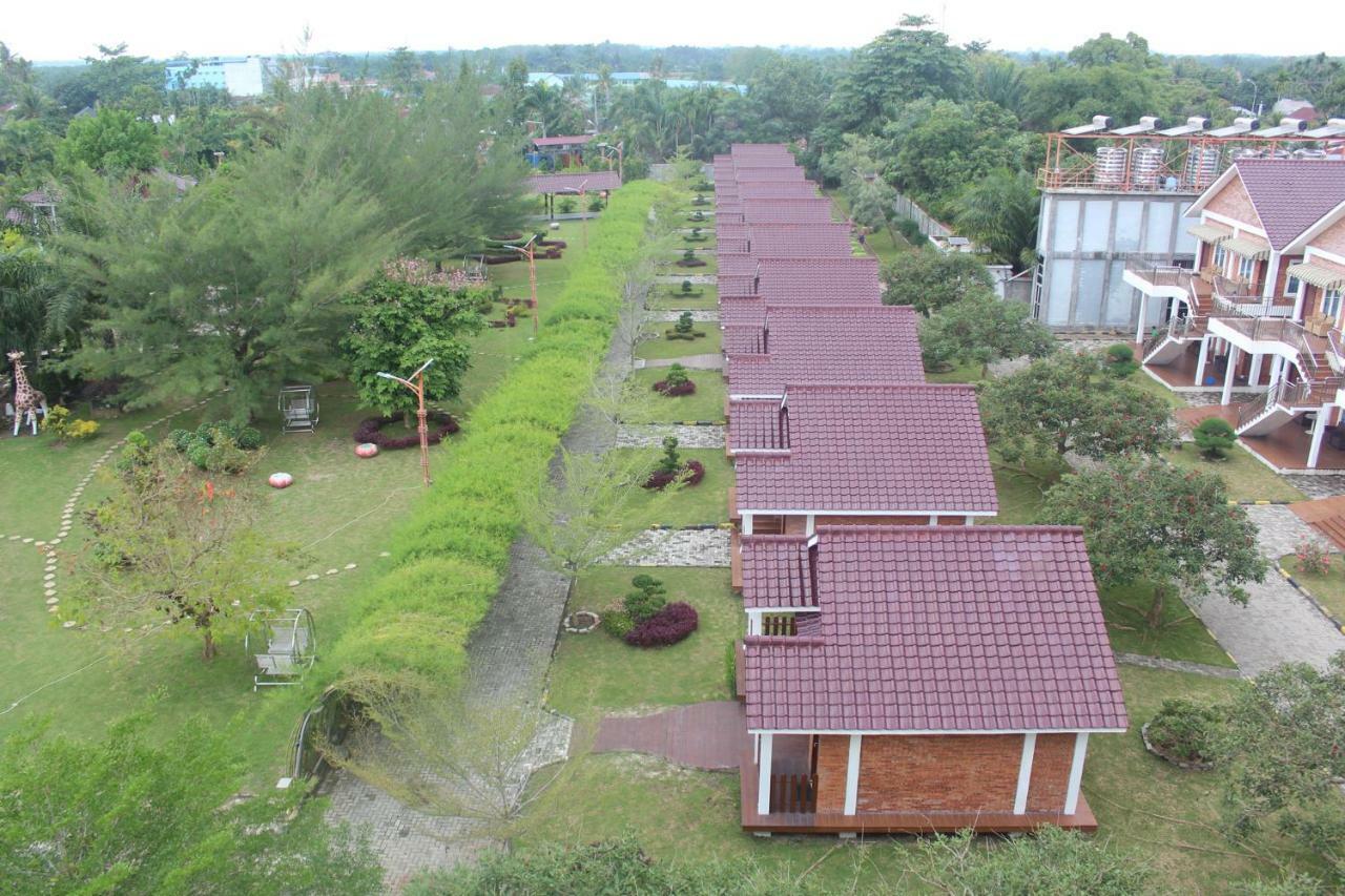 Thong'S Inn Hotel Kualanamu Medan Exteriör bild